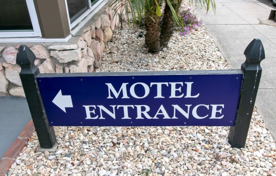 Welcome To The Ocean Palms Motel - This Way To Relaxation